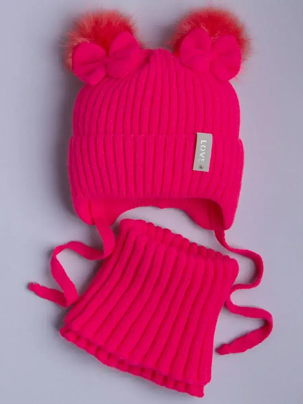 Шапка зимняя вязаная и снуд