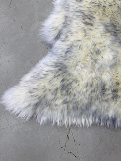 Шкура коврик меховой прикроватный овчина, 100х60 см. Пепельный