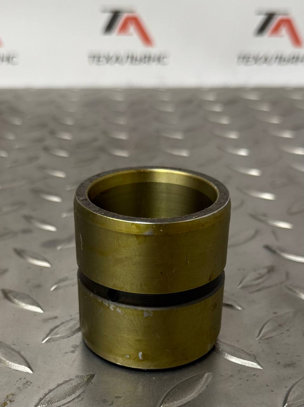 Втулка 7K-0085