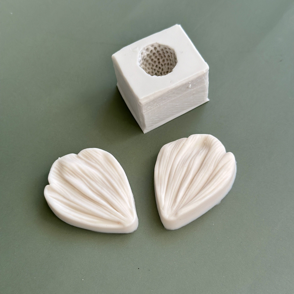 Молды силиконовые для лепки цветов. Набор из 2х штук: серединка цветка и лепесток космеи(цинии) / Форма для лепки из полимерной глины, воска, мыла, самозатвердевающих масс