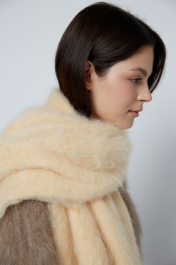 Шарф из альпака канареечный