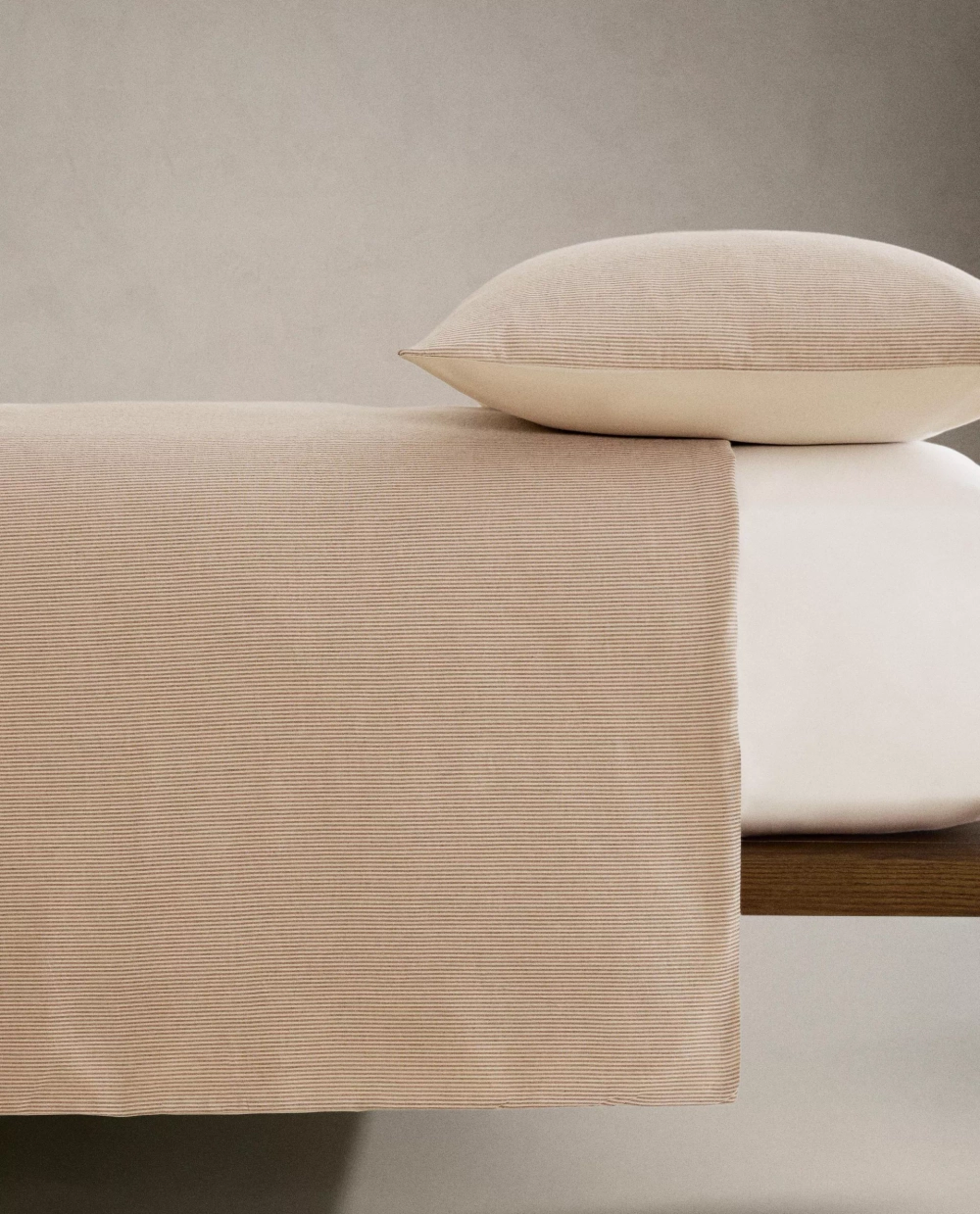 ZARA HOME ПОДОДЕЯЛЬНИК ИЗ ЖАТОГО СИТЦА В ПОЛОСКУ, БЕЖЕВЫЙ