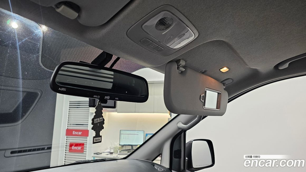 Hyundai The New Grand Starex Van 5-и местный (03.2020)