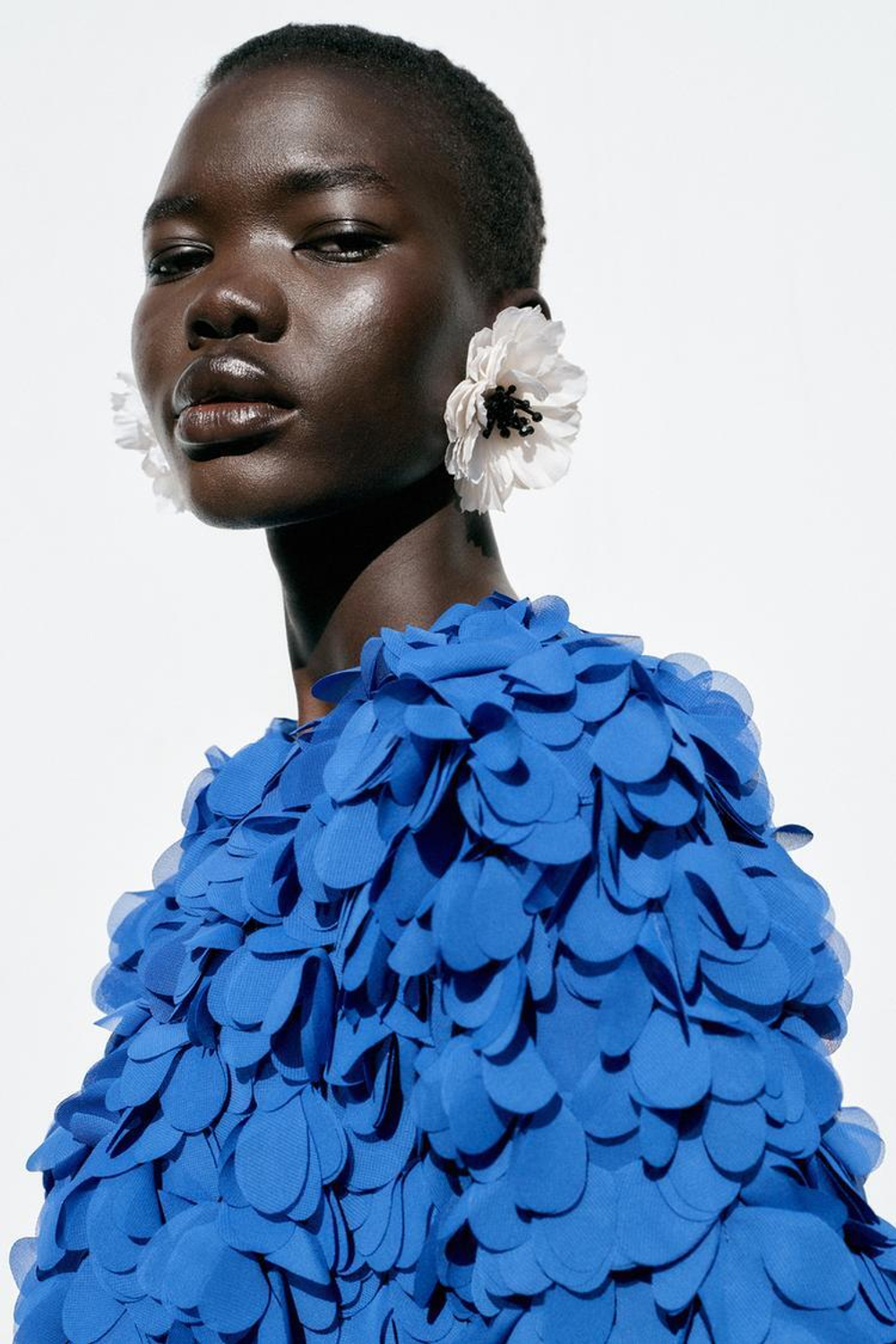 ZARA КАРДИГАН ИЗ ЛЕПЕСТКОВ, ЯРКО-СИНИЙ