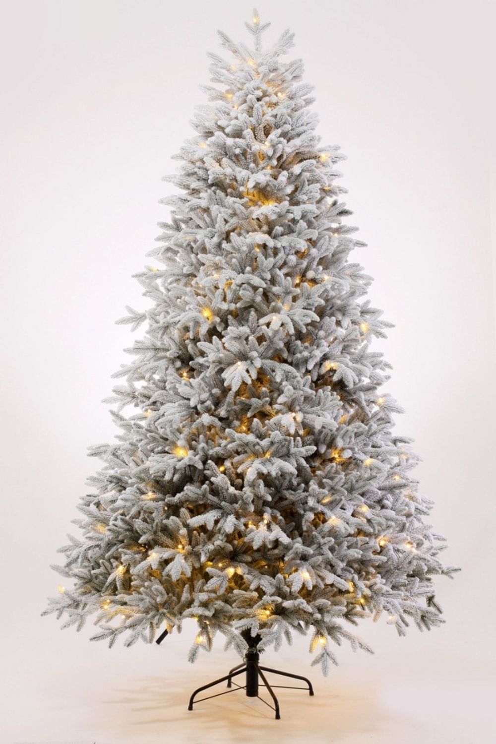 Заснеженная елка с гирляндой встроенной «Изумрудная» (Литая хвоя) 230 см / 2,3 м