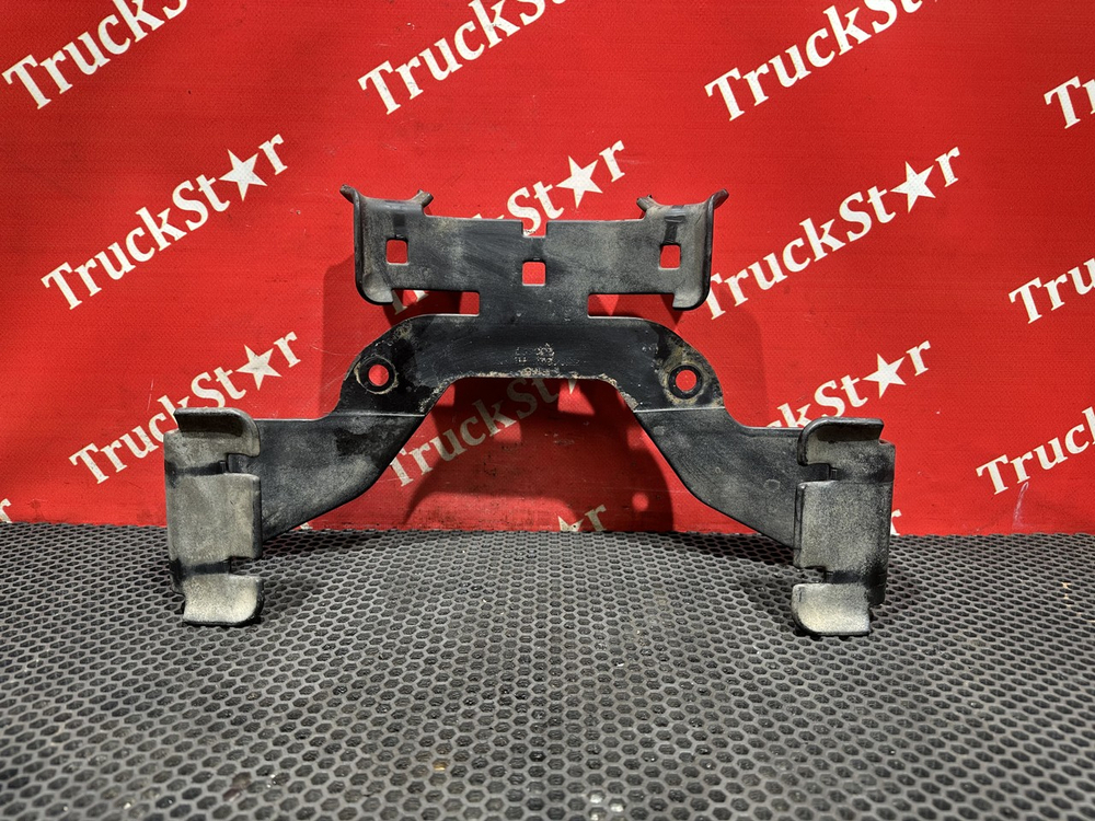 Кронштейн тормозных трубок