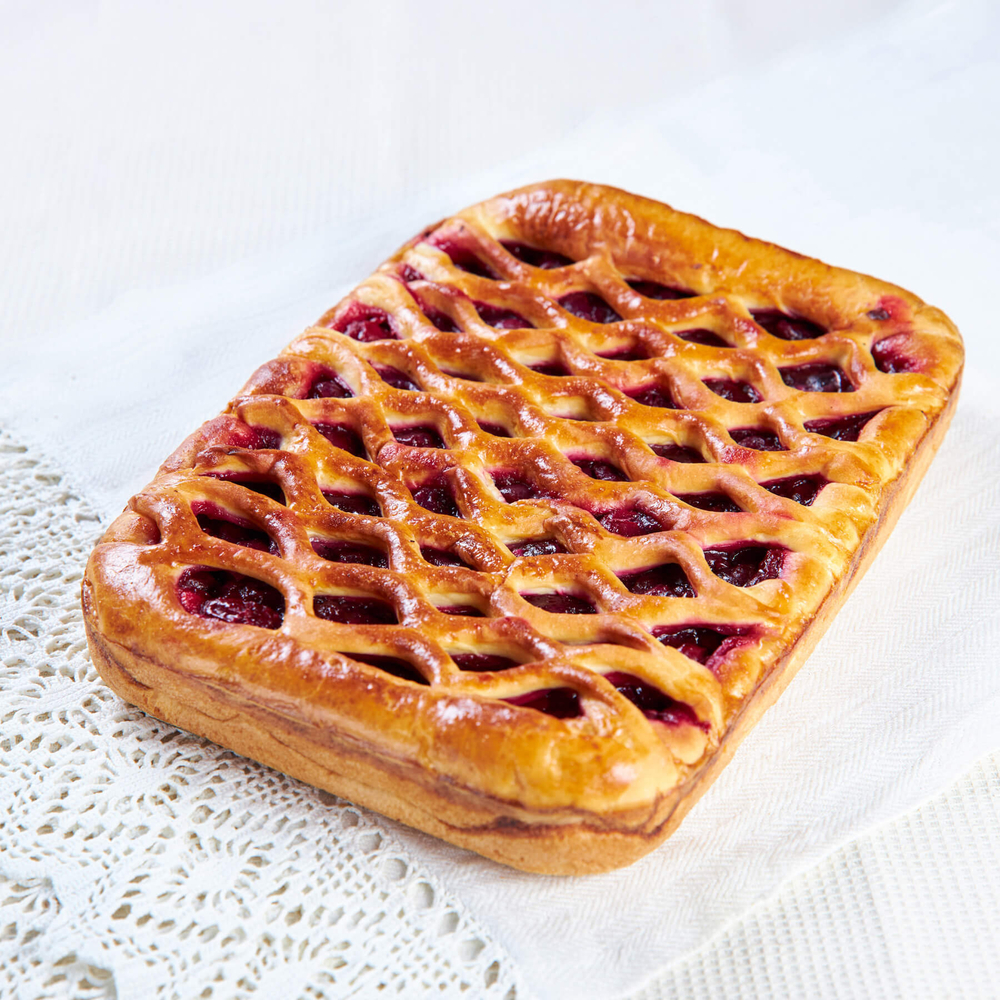 Постный пирог с вишней