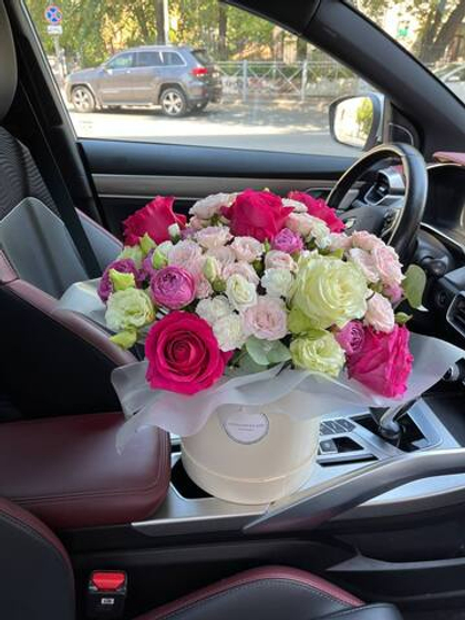 Сборный Букет в коробке от команды Luxflori