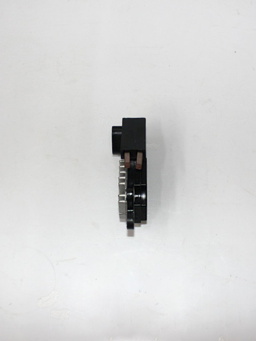 Реле генератора со щетками 90А 1106010347 Geely MK, Otaka