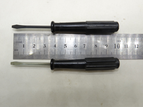 Отвертка шлицевая плоская (минусовая) 100х2.5х0.4мм (карболитовая ручка) СССР