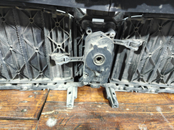 Жалюзи радиатора BMW 5-Series (G30) 20-23 Б/У Оригинал 51745A218F3