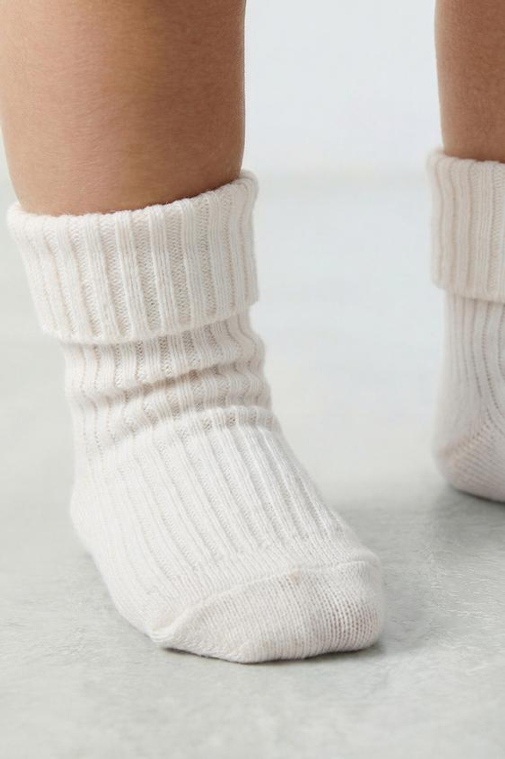 ZARA НАБОР ИЗ 4 ЦВЕТНЫХ НОСКОВ В КОРОБКЕ, РОЗОВЫЙ