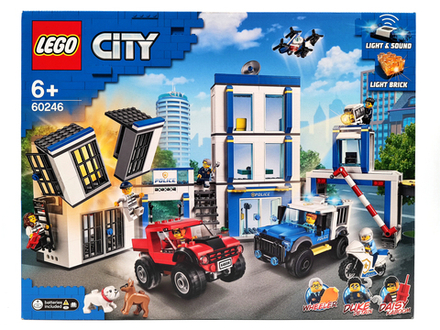 Конструктор LEGO 60246 Полицейский участок