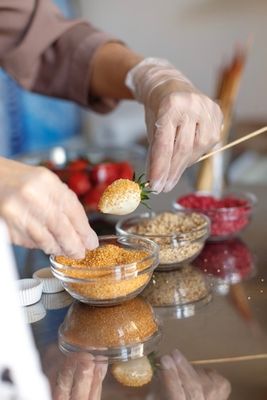 Онлайн-курс по изготовлению клубники в шоколаде