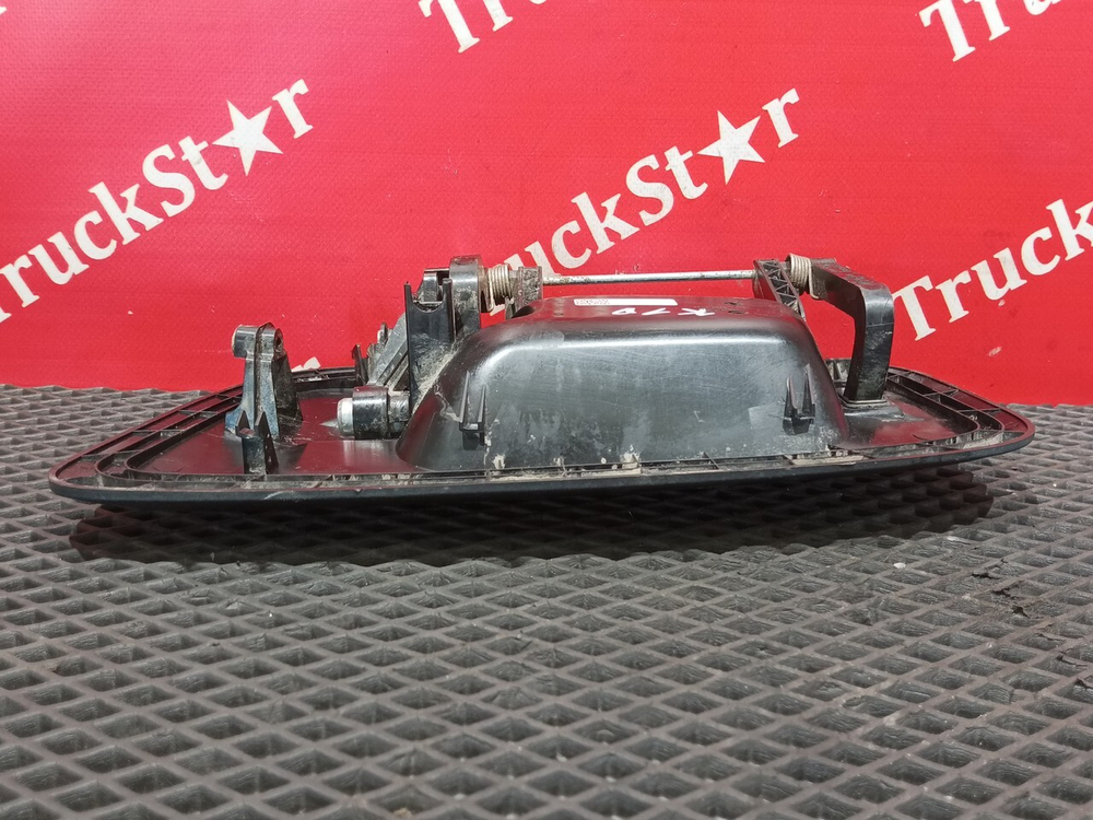 Ручка двери наружная правая 2023г.