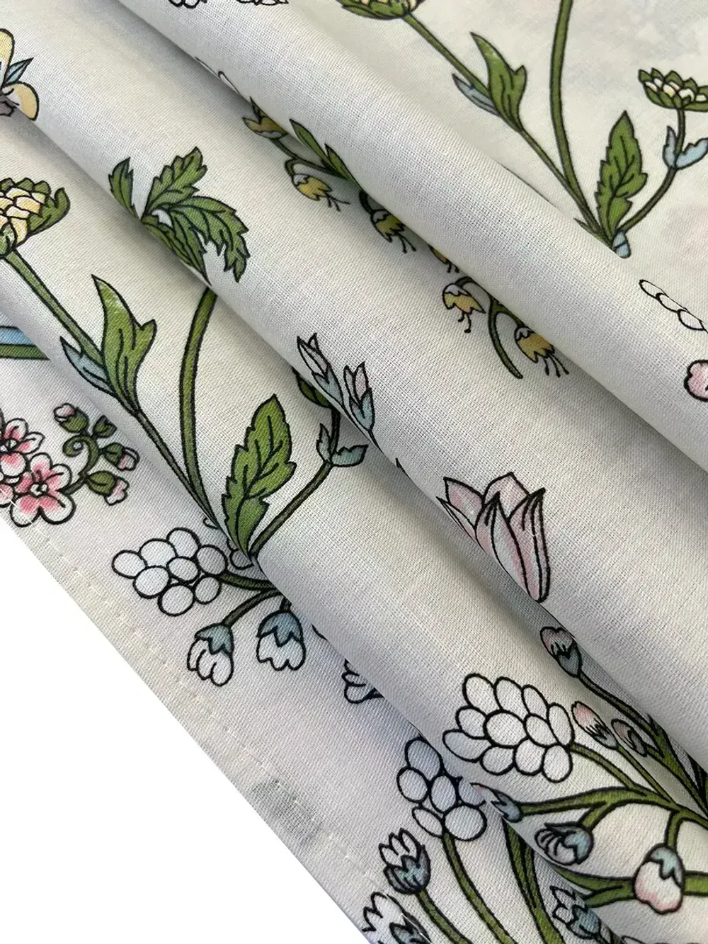 Постельное белье "Botany" семейное наволочки 50х70 2шт Простынь на резинке 160х200 см Пододеяльник 145х215 см(2шт) Сказка сатин