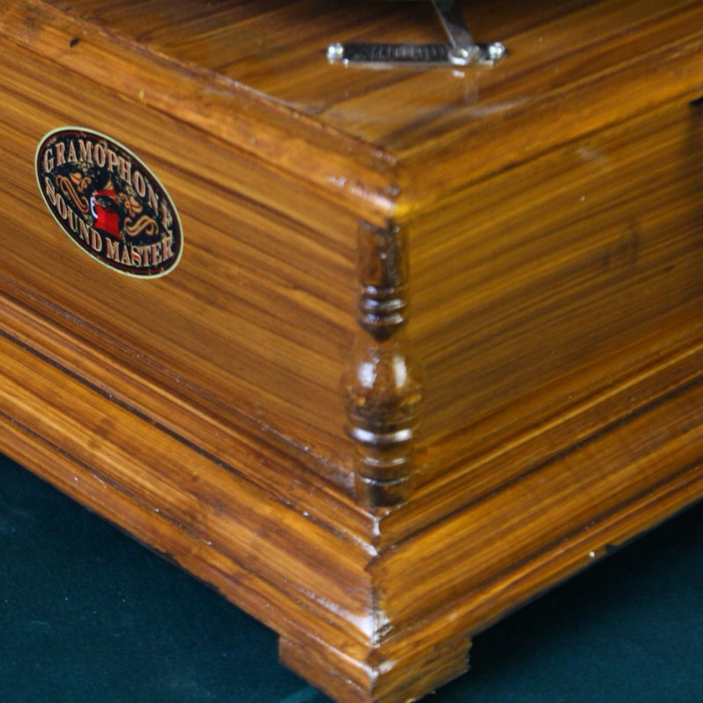 Винтажный граммофон