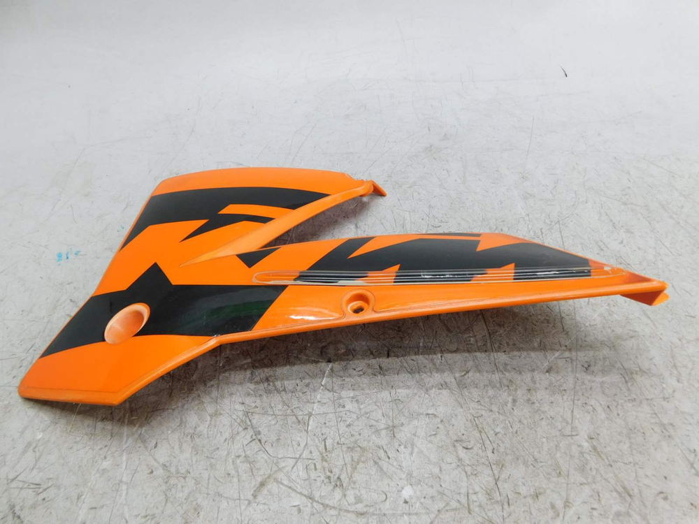 Пластик бака левый KTM 50308150000