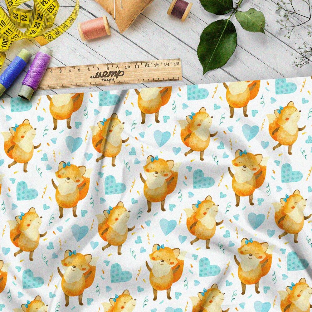 Ткань оксфорд 600 танцующие лисички и голубые сердечки на белом фоне