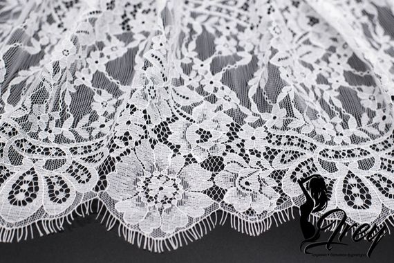 01-39 Кружево шантильи, 22 см, белый 001