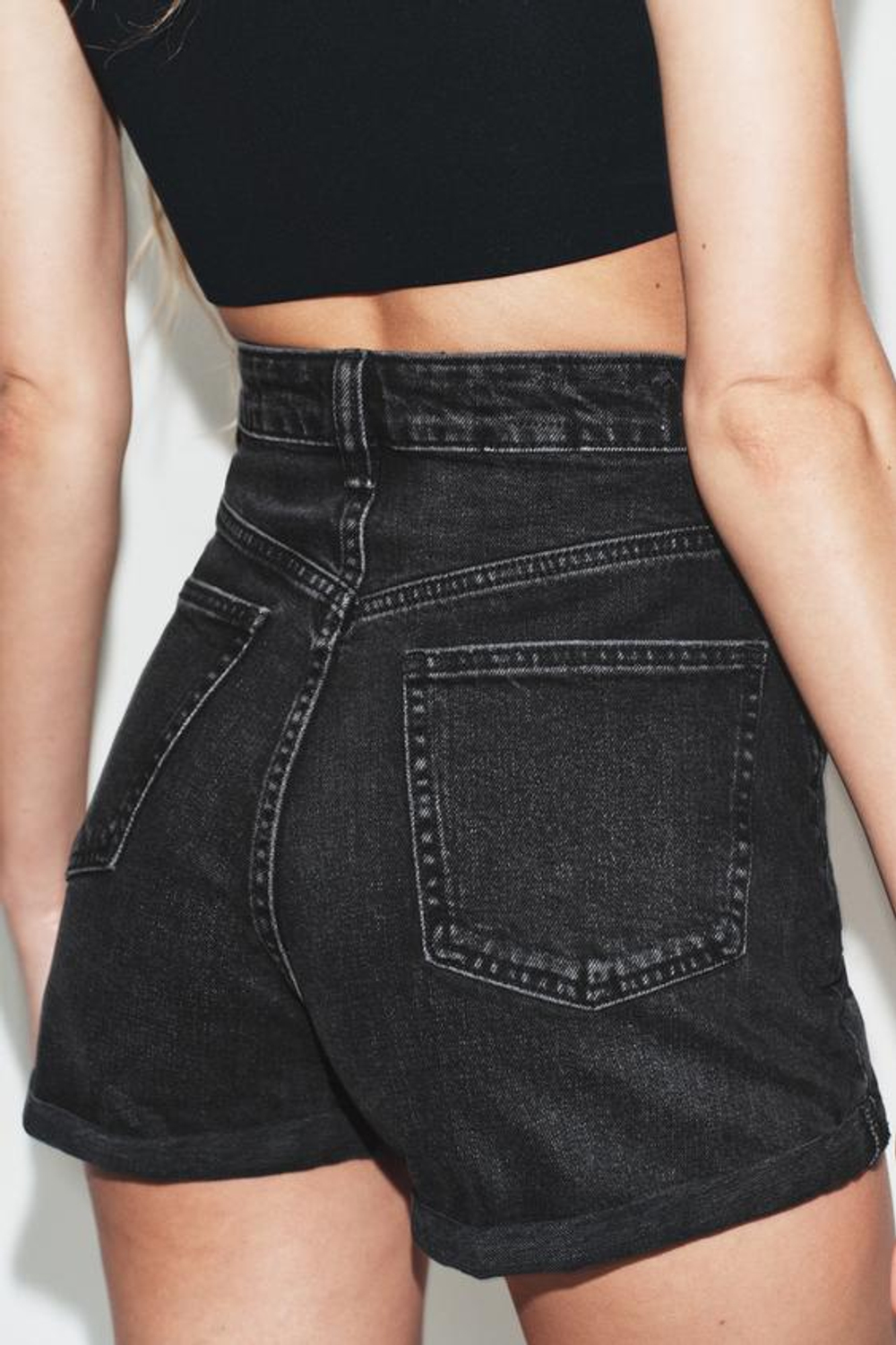 ZARA ДЖИНСОВЫЕ ШОРТЫ TRF MOM FIT С ВЫСОКОЙ ПОСАДКОЙ, АНТРАЦИТОВО-СЕРЫЙ