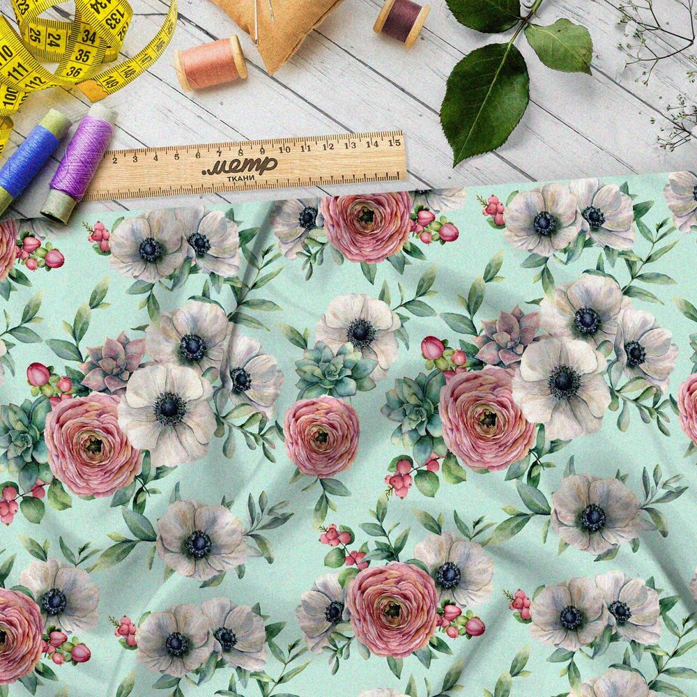 Ткань ниагара пыльные розы и петуньи на зелёном фоне