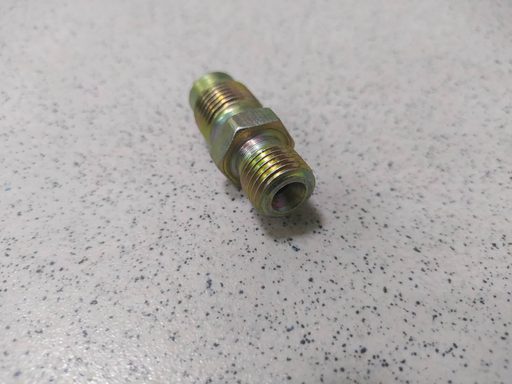 Штуцер форсунки 33.1112154