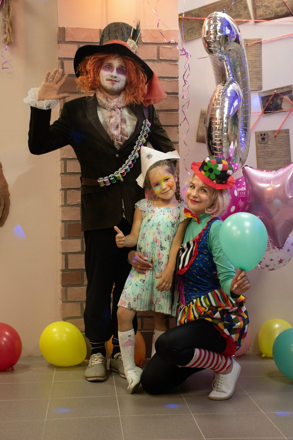 БЕЗУМНОЕ ЧАЕПИТИЕ. 5 — 7 лет