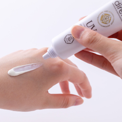 Солнцезащитный крем со стволовыми клетками SPF 50+/PA++++ Direia Stem Protect UV Cream