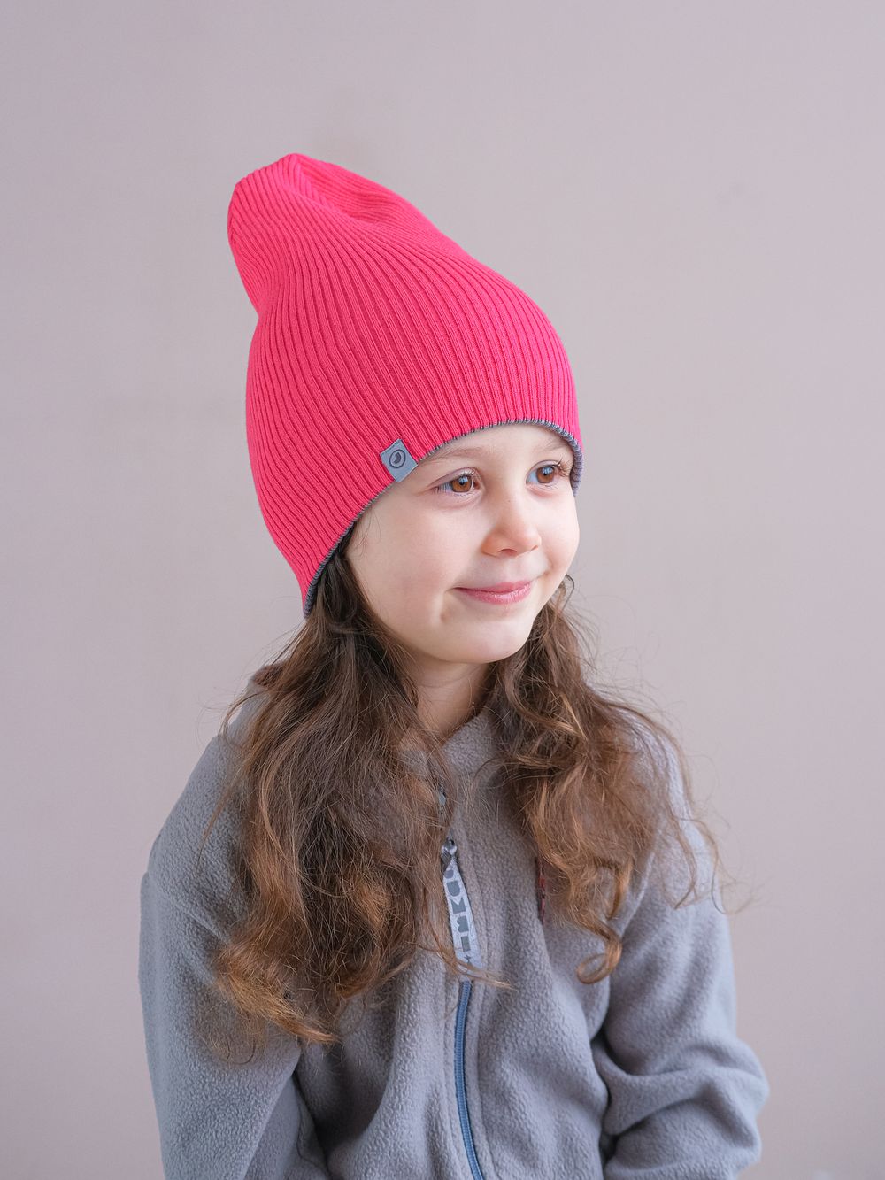 Шапка вязаная хлопковая ТВИНС(Фуксия, жемчужно-серый)