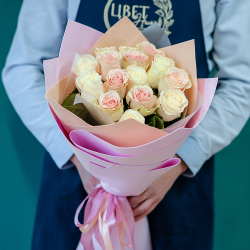 15 белых и розовых роз Эквадор