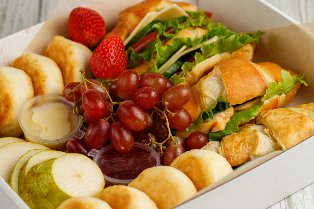 Бранч Бокс с круассанами 1160 гр.