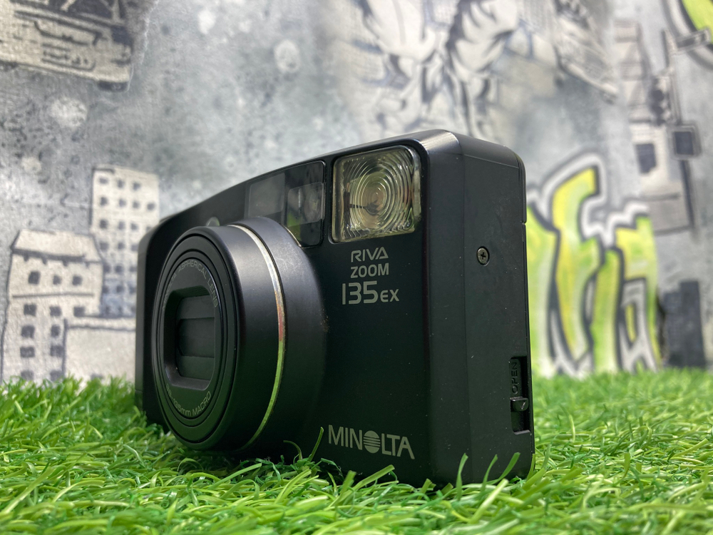 Minolta Riva Zoom 135EX