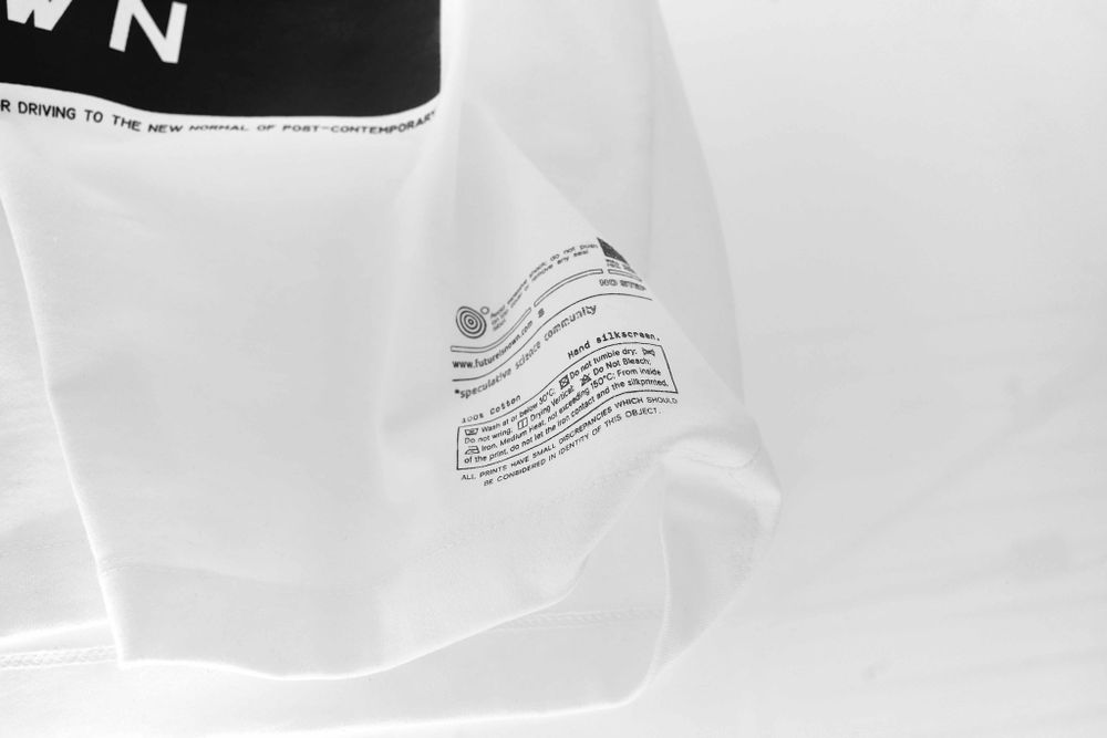 Футболка Futureisnown Tag Front Белая
