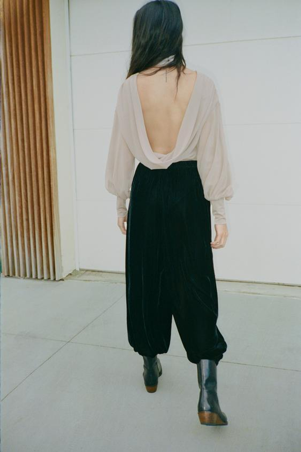 ZARA БАРХАТНЫЕ БРЮКИ-ШАРОВАЛЫ, ЧЕРНЫЙ