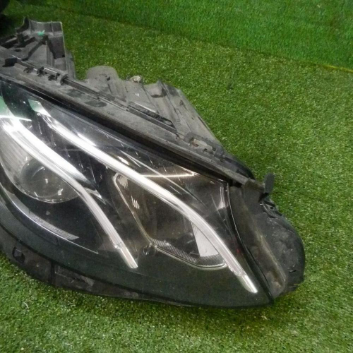 Фара правая Mercedes E W213 (2016-2021) LED