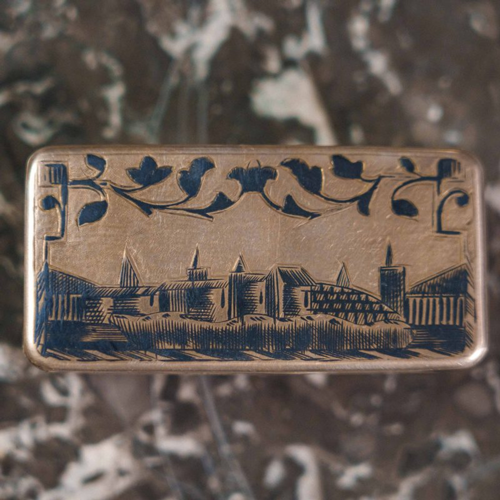 Серебряная табакерка