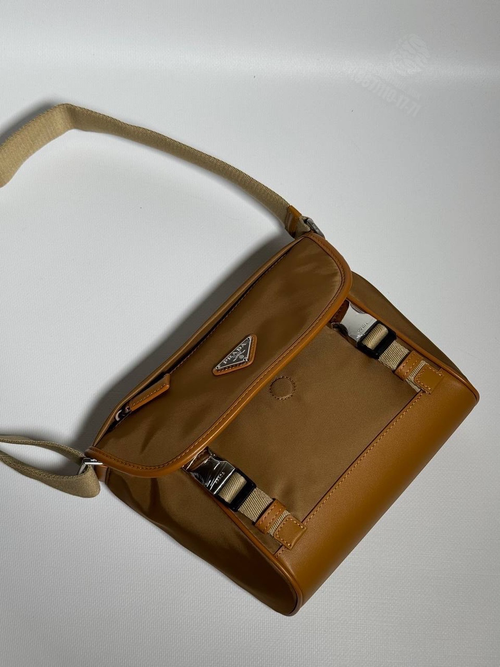 Сумка через плечо Prada