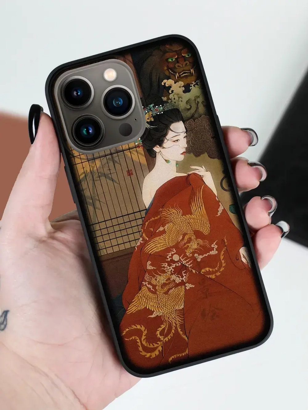 Чехол на iPhone 14 Pro с принтом