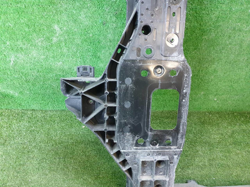 Телевизор Genesis GV80 (2020-н.в.)