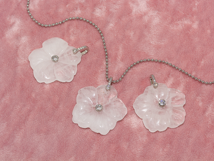 Подвеска Цветок 30мм, из кварца (в ассортименте) (уценка)