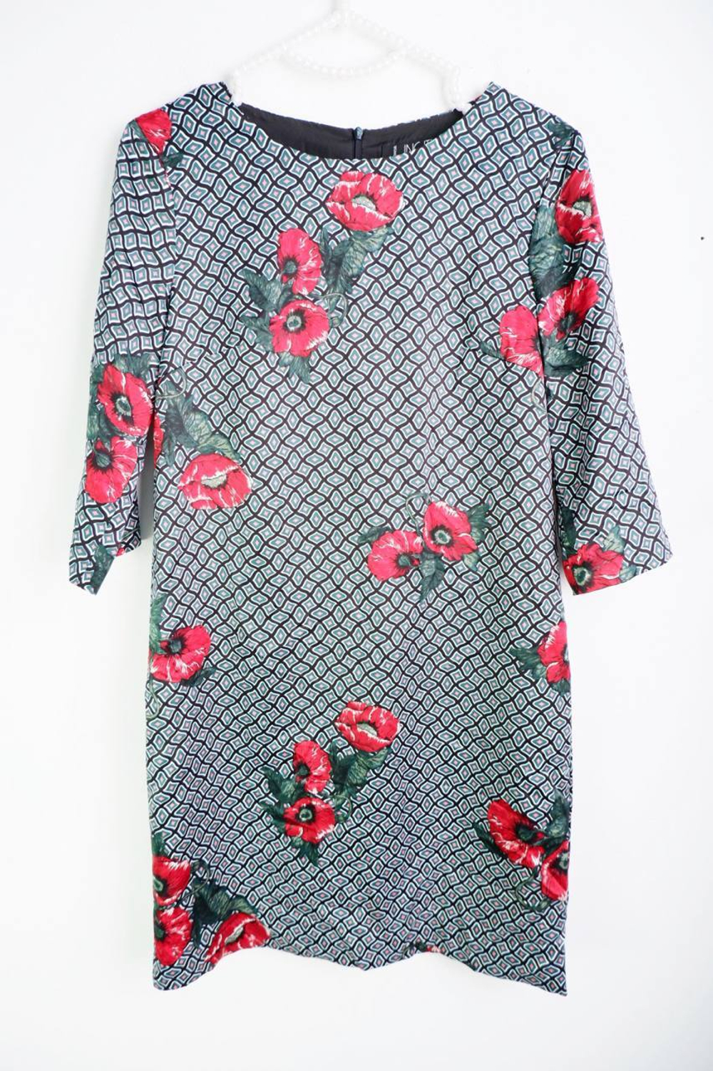 Платье Incity прямого кроя, визуально 44 размер