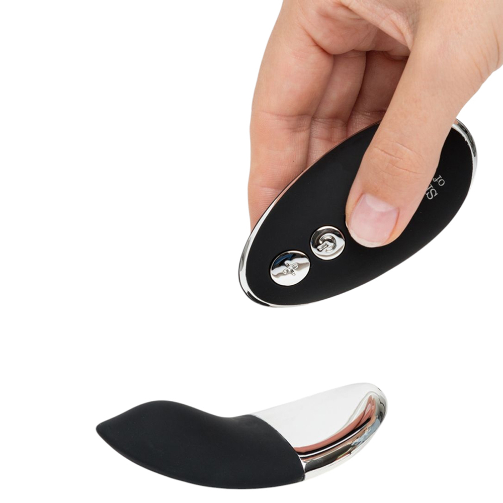 Чёрный вибромассажёр в трусики 8,9см с пультом ДУ Fifty Shades of Grey Relentless Vibrations Remote Panty Vibrator