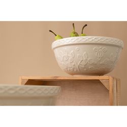 Миска кремового цвета с рельефным узором Ягоды Тайги из коллекции Russian North, 1,5 л