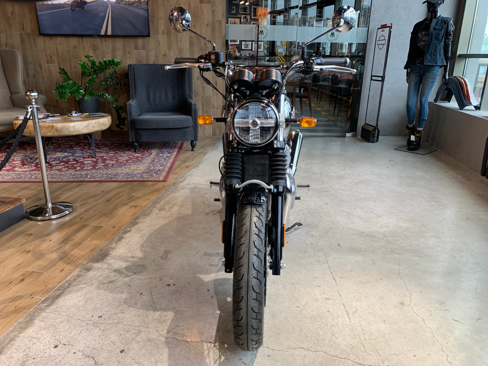 Royal Enfield Interceptor 650 Cali Green (Standard / Single tone)