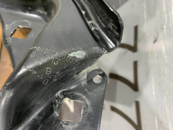 Кронштейн фары левый Mercedes E-Class (C207)  Б/У Оригинал A2076200372