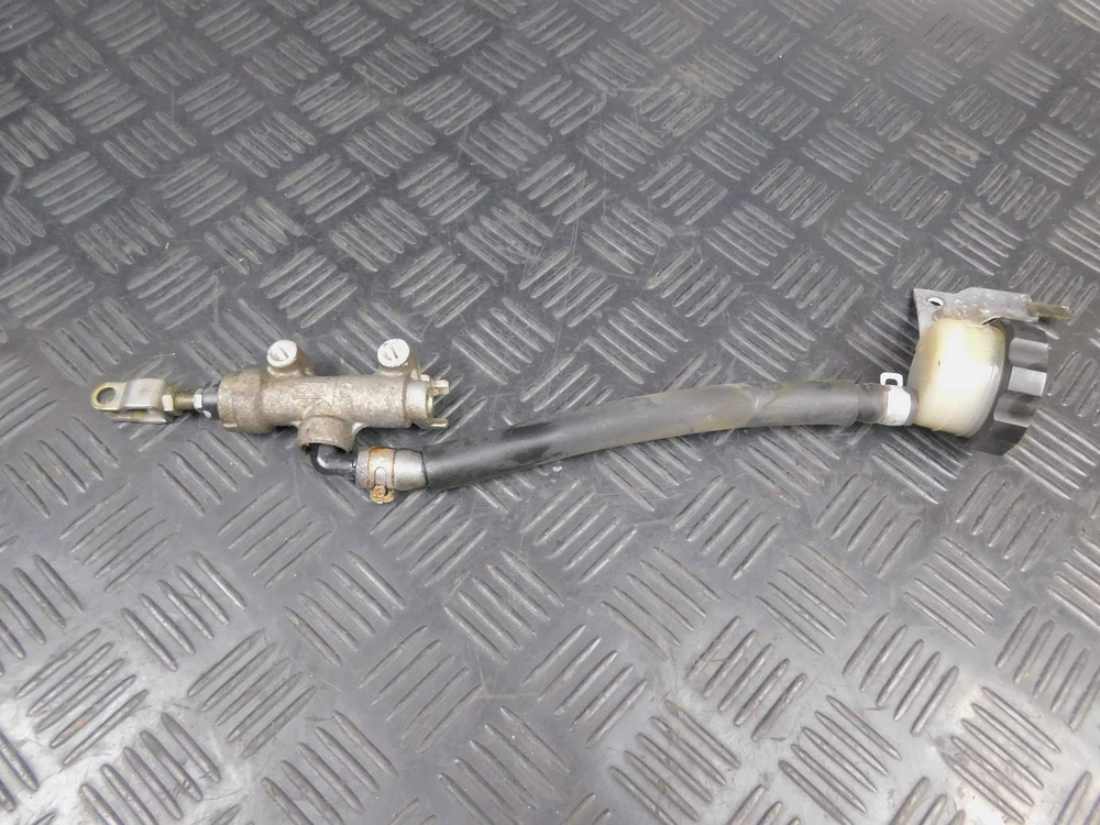 Цилиндр заднего тормоза Kawasaki ZZR 400 98 053027