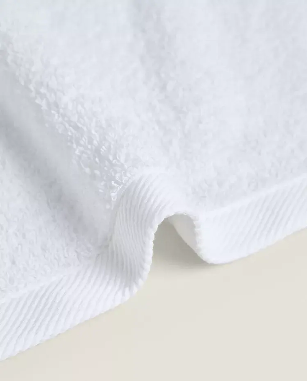 ZARA HOME ОДНОТОННОЕ ПОЛОТЕНЦЕ, БЕЛЫЙ