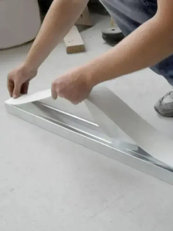 Уплотнительная демпферная монтажная лента ДИХТУНГСБАНД самоклеящаяся 50 мм х 30 м