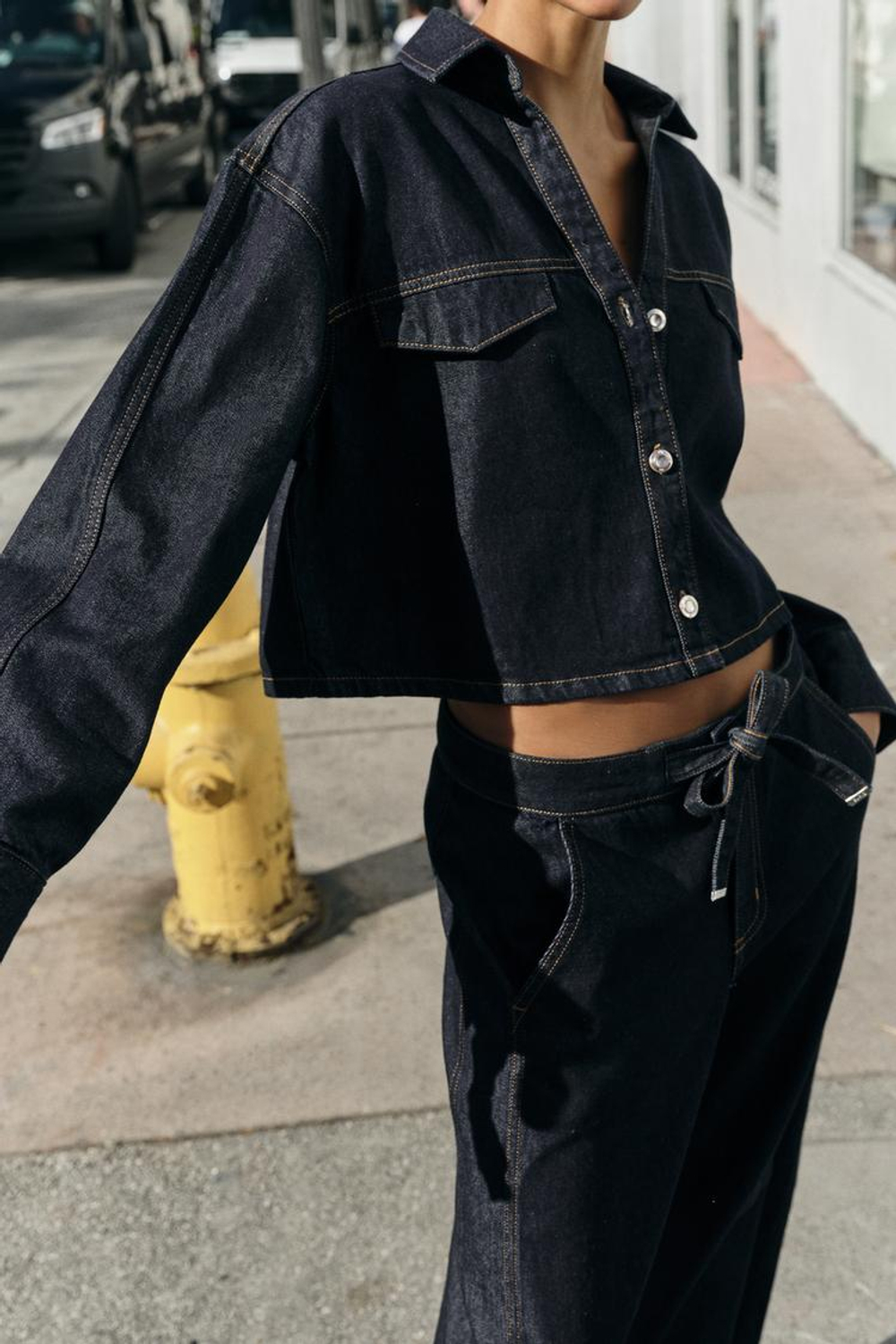 ZARA УКОРОЧЕННАЯ ДЖИНСОВАЯ РУБАШКА Z1975, СИНИЙ